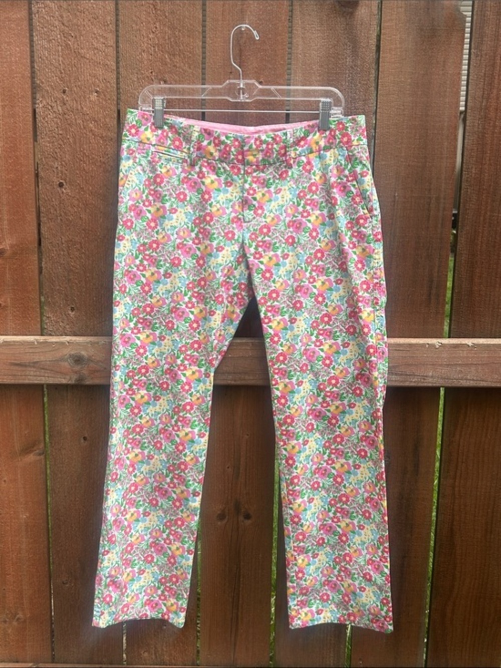 Lilly Pulitzer Floral Capri Length Pants Size 6